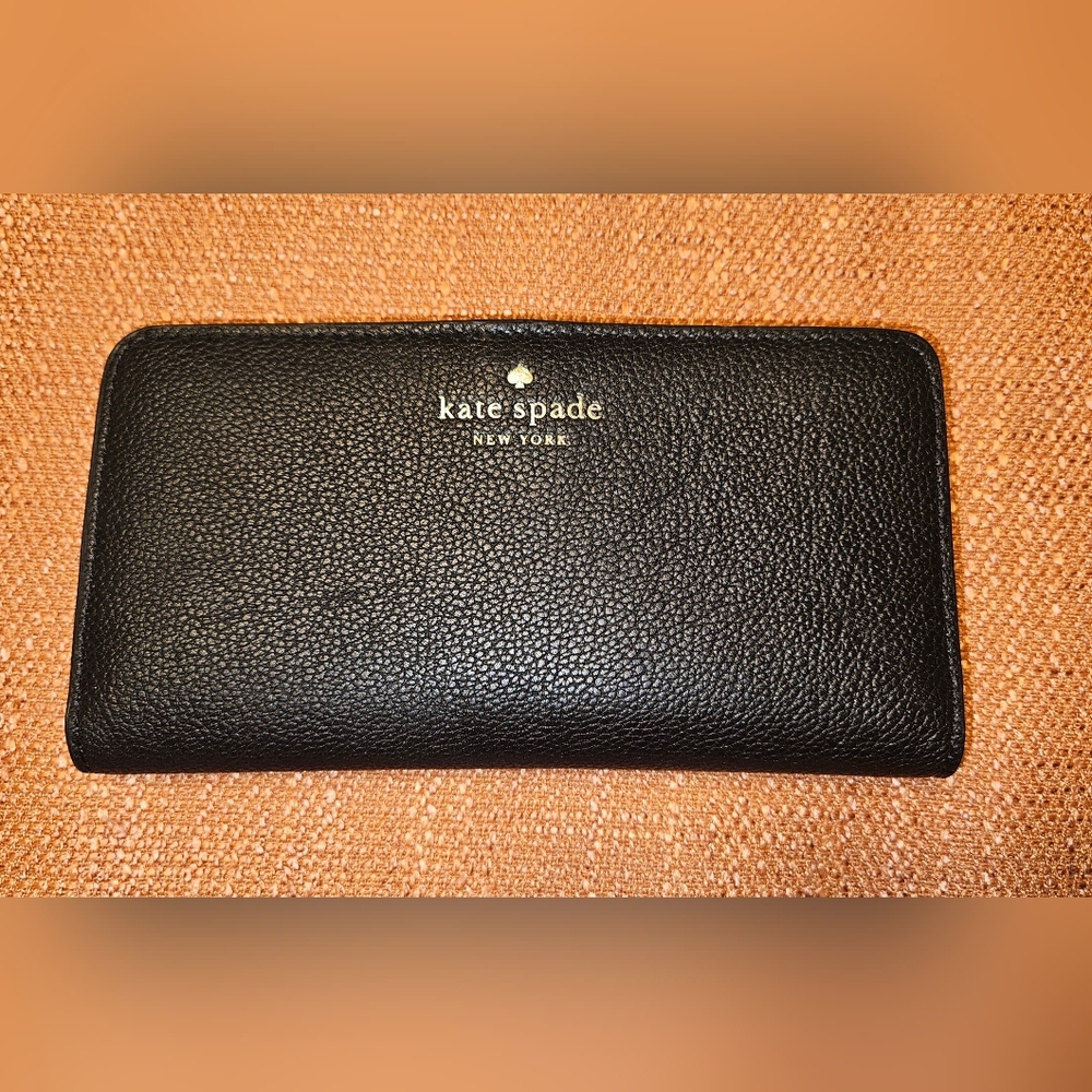 NWOT Kate Spade Textured Black Wallet
